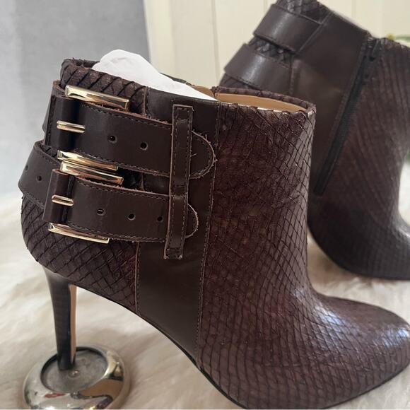 NEW Ann Taylor Leather Classic Buckle High Heel Academia Reptile Ankle Boots 5.5 - Picture 13 of 14